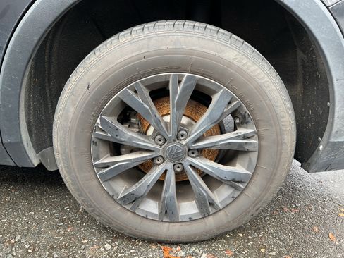 Used 2018 Volkswagen Tiguan SE image 13