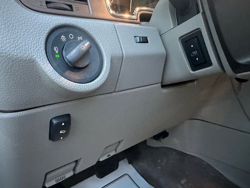 Used 2013 Lincoln Navigator L L 4WD w/ HD Trailer Tow Pkg image 17