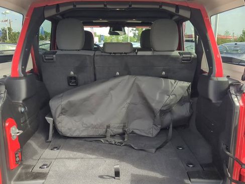 Used 2025 Jeep Wrangler Unlimited Sahara AWD/4WD image 13