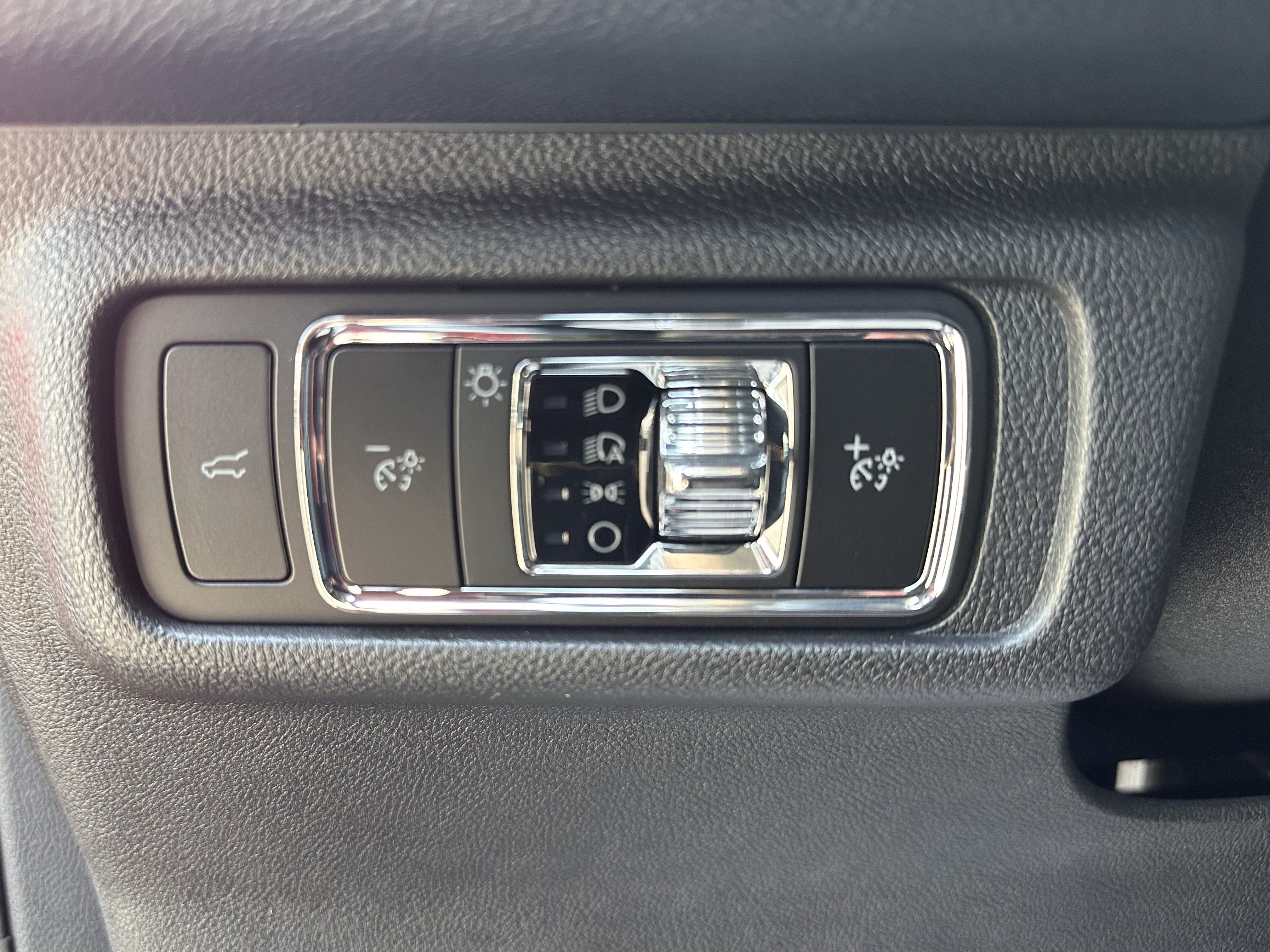 Used 2024 Lincoln Corsair Reserve w/ Equipment Group 201A FWD image 19