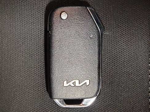 Used 2022 Kia Sorento LX AWD/4WD image 32
