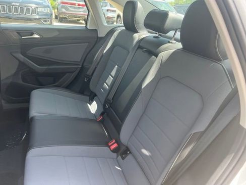 New 2026 Volkswagen Jetta SE FWD image 8