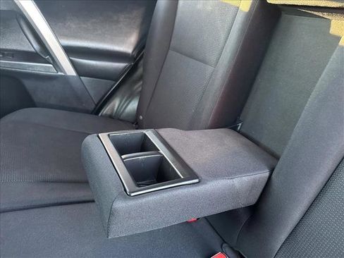 Used 2016 Toyota RAV4 XLE image 19