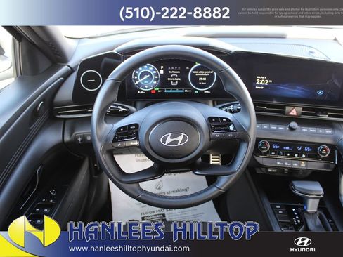 Used 2025 Hyundai Elantra SEL image 15