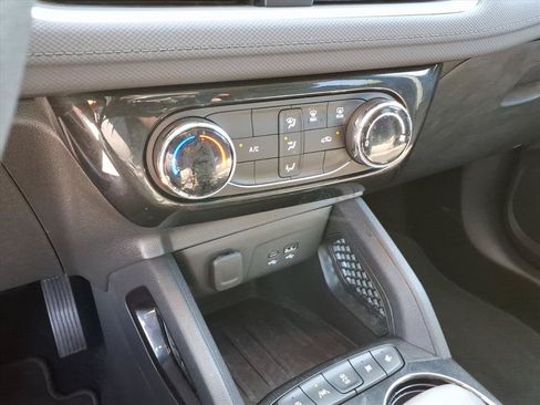 Certified 2025 Chevrolet TrailBlazer LT FWD image 15