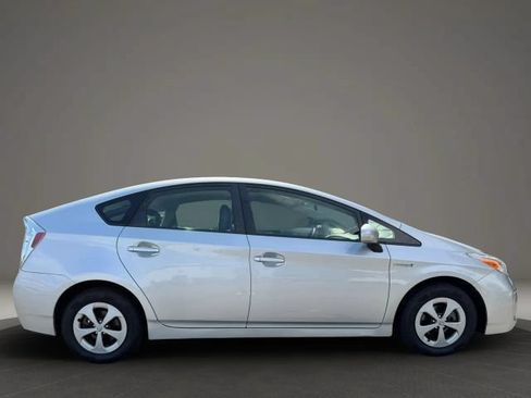 Used 2014 Toyota Prius Four FWD image 4