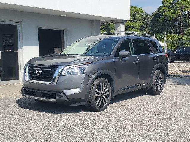 Certified 2024 Nissan Pathfinder Platinum w/ Cargo Package FWD image 13
