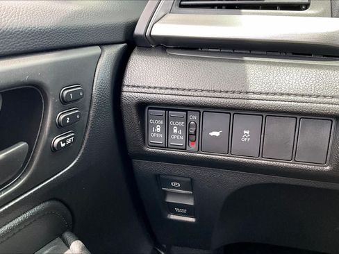 Certified 2025 Honda Odyssey EX-L image 32