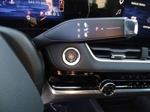 Used 2025 Chevrolet Equinox LT w/ Safety and Technology Package image 15