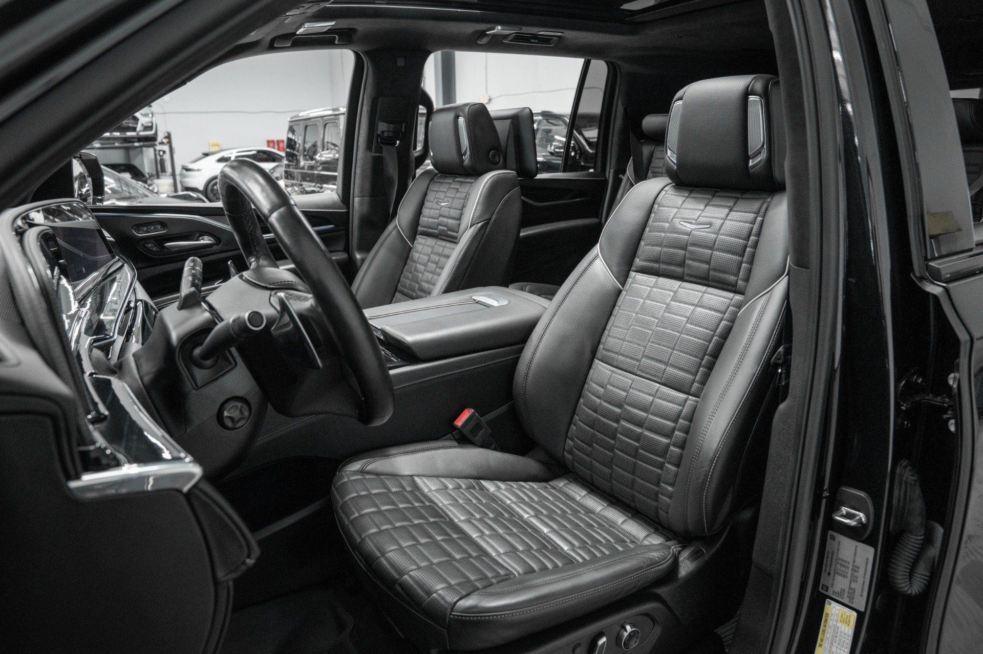 Used 2024 Cadillac Escalade ESV V w/ LPO, Floor Liner Package AWD/4WD image 23