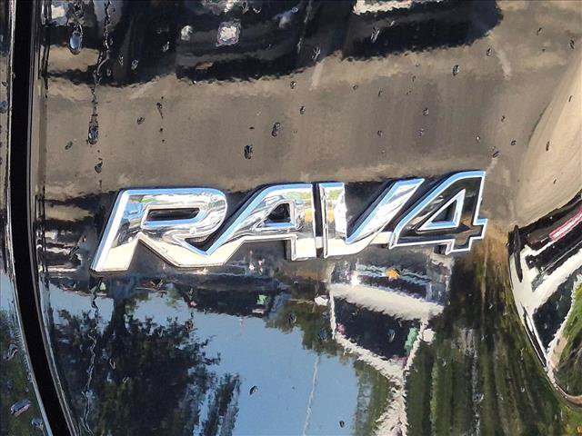 Used 2025 Toyota RAV4 XLE FWD image 23