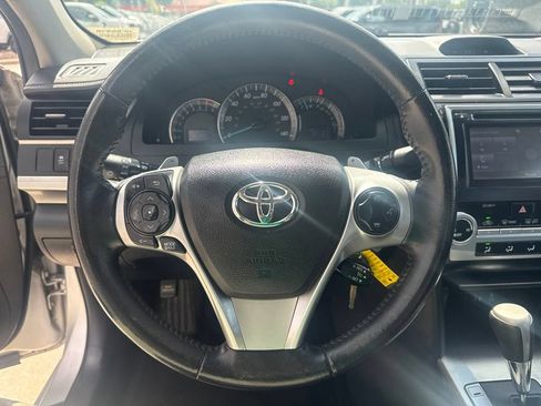 Used 2014 Toyota Camry SE FWD image 17