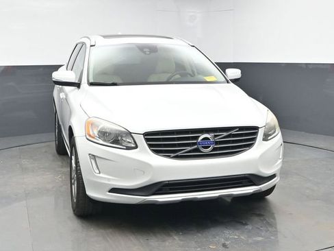 Used 2016 Volvo XC60 T6 w/ Proximity Package image 2