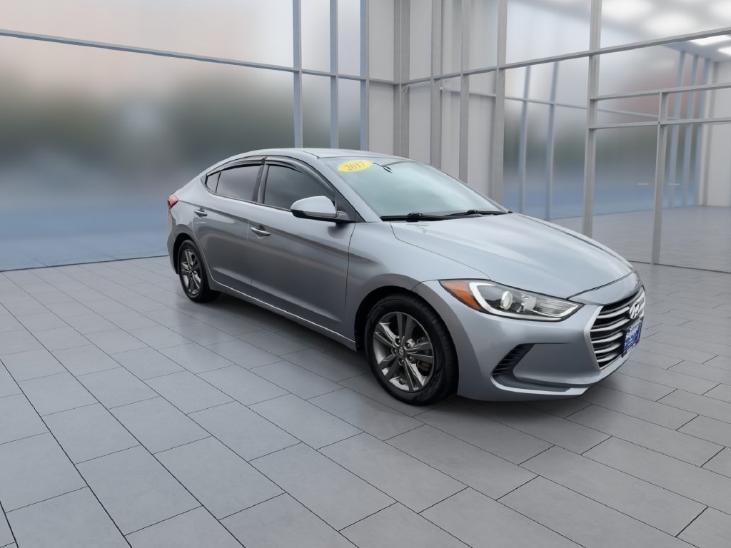Used 2017 Hyundai Elantra SE FWD image 2