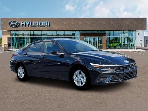 New 2026 Hyundai Elantra SE FWD image 10