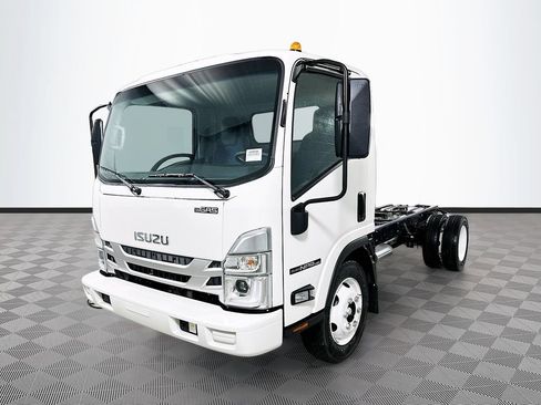 New 2026 Isuzu NPR RWD image 19