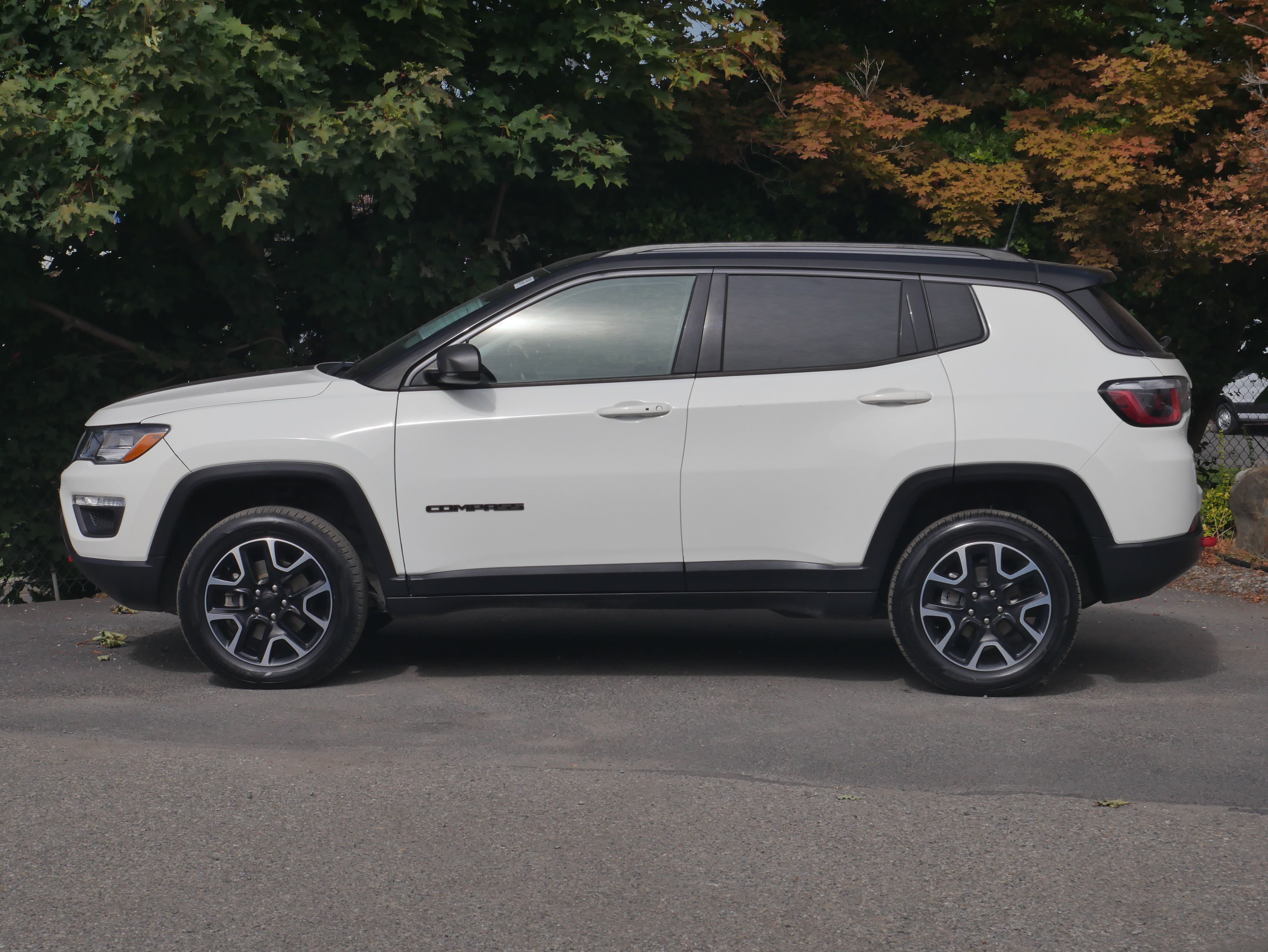 Used 2019 Jeep Compass Trailhawk AWD/4WD image 17