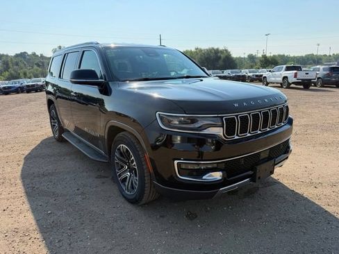 Used 2022 Jeep Wagoneer Series III AWD/4WD image 7