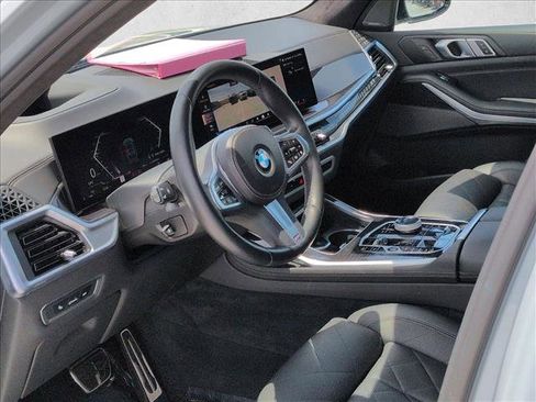 Used 2024 BMW X7 xDrive40i w/ M Sport Package AWD/4WD image 10