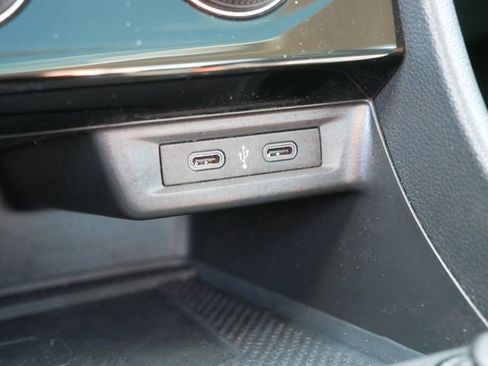 Certified 2022 Volkswagen Jetta SEL image 37