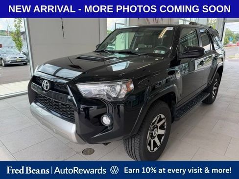 Used 2017 Toyota 4Runner TRD Off-Road AWD/4WD image 2