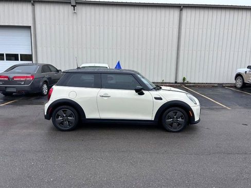 Used 2023 MINI Cooper 2-Door Hardtop image 4