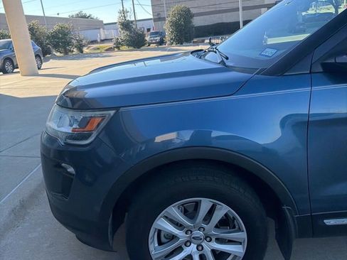 Used 2018 Ford Explorer XLT w/ Equipment Group 202A image 10