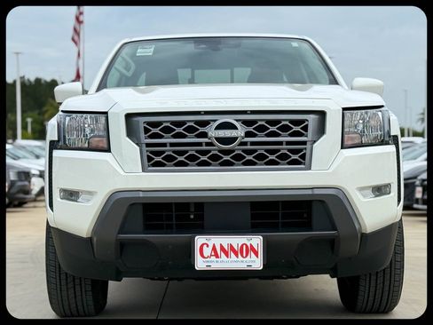 Used 2024 Nissan Frontier SV w/ SV Convenience Package RWD image 4