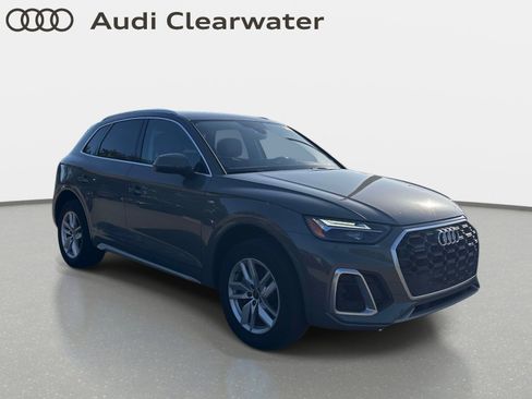 Used 2023 Audi Q5 2.0T Premium w/ Convenience Package AWD/4WD image 4