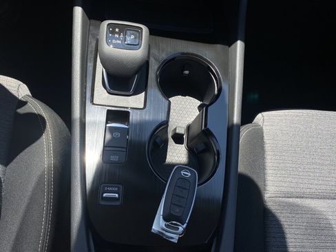 Used 2023 Nissan Rogue SV FWD image 14