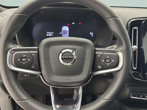 Used 2023 Volvo C40 Recharge Core AWD/4WD image 16