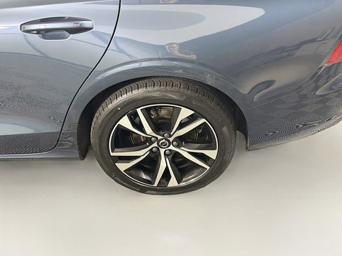 Used 2024 Volvo S60 B5 Core FWD image 11