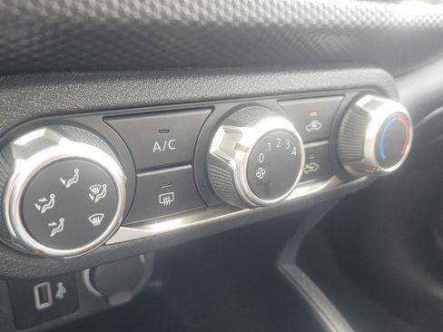 Used 2022 Nissan Kicks S FWD image 13