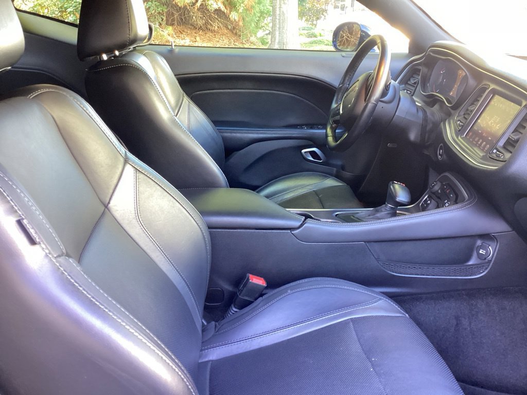 Used 2016 Dodge Challenger SXT Plus RWD image 4