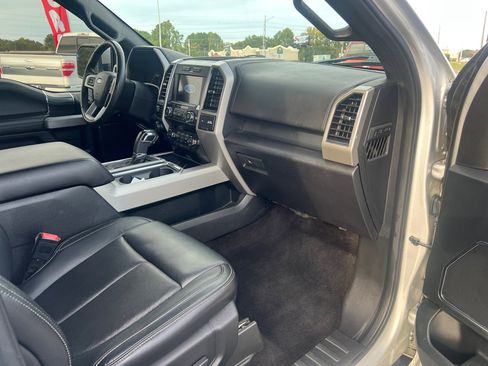 Used 2019 Ford F150 Lariat image 13