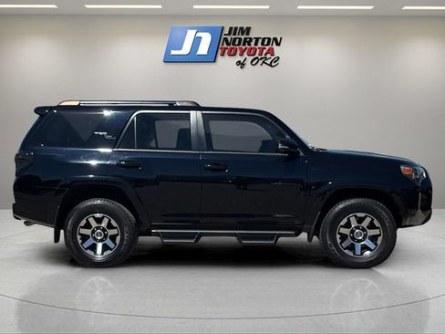Used 2021 Toyota 4Runner TRD Off-Road Premium w/ Moonroof Package AWD/4WD image 4