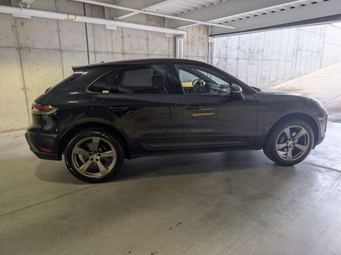 Used 2025 Porsche Macan image 10
