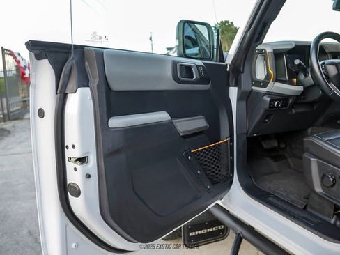 Used 2023 Ford Bronco Badlands w/ Sasquatch Package AWD/4WD image 21