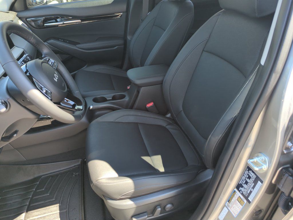Used 2026 Kia Seltos EX FWD image 12