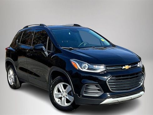 Certified 2021 Chevrolet Trax LT image 1