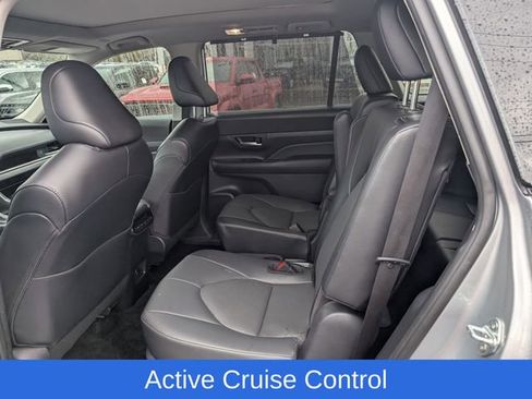 Used 2024 Toyota Grand Highlander XLE image 11