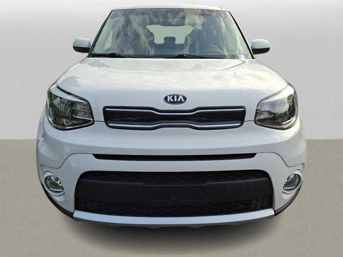 Used 2018 Kia Soul + FWD image 2