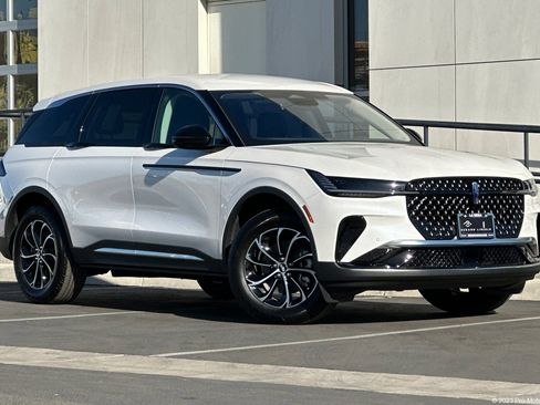 New 2026 Lincoln Nautilus Premier image 1