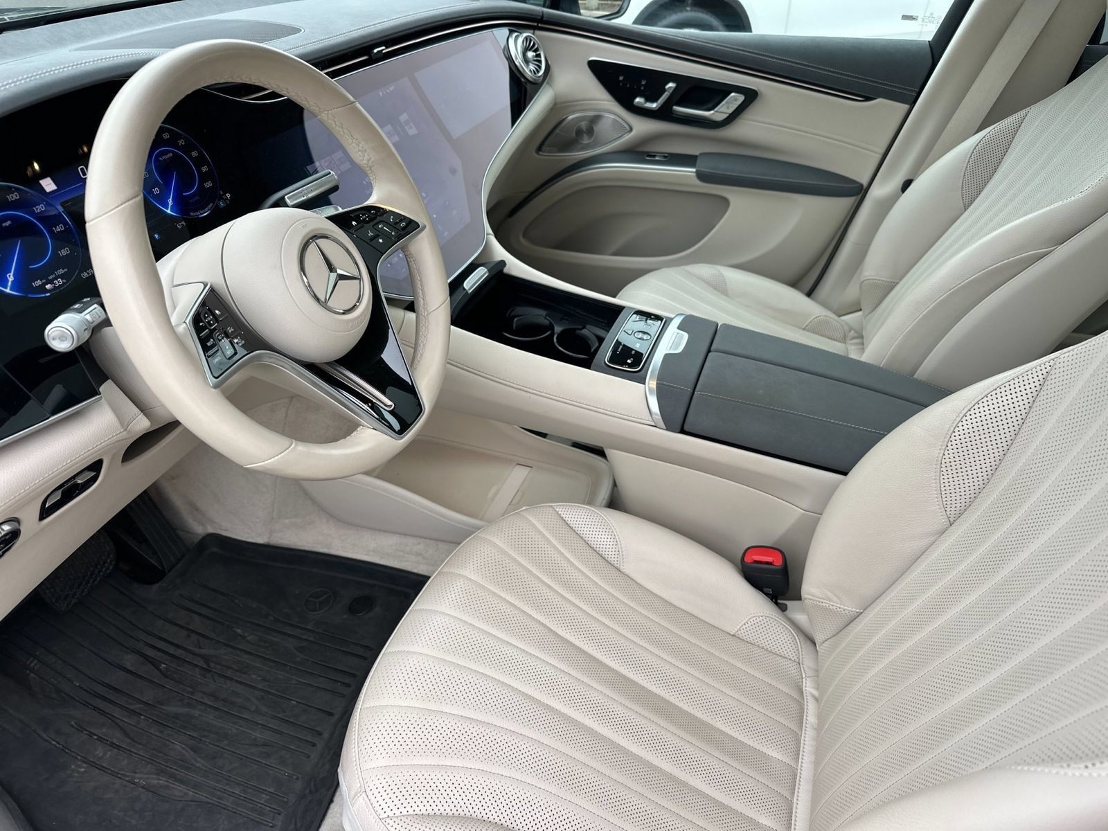 Used 2023 Mercedes-Benz EQS 580 4MATIC SUV image 11