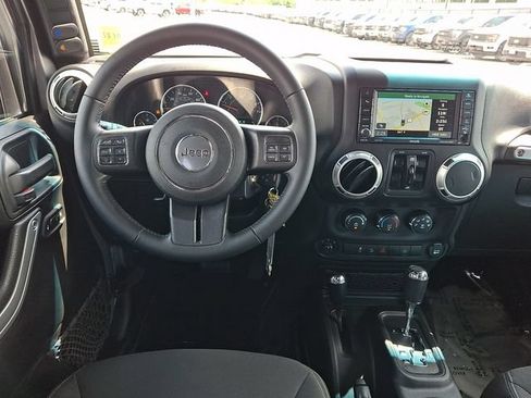 Used 2017 Jeep Wrangler Unlimited Sahara w/ Dual Top Group AWD/4WD image 11