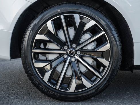 New 2026 Volvo XC60 B5 Ultra w/ Protection Package Premier image 17