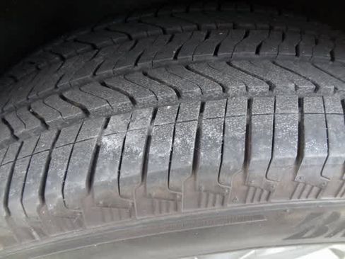 Used 2023 Chevrolet Traverse LT image 26