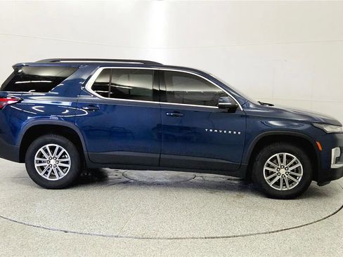Used 2023 Chevrolet Traverse LT FWD image 3