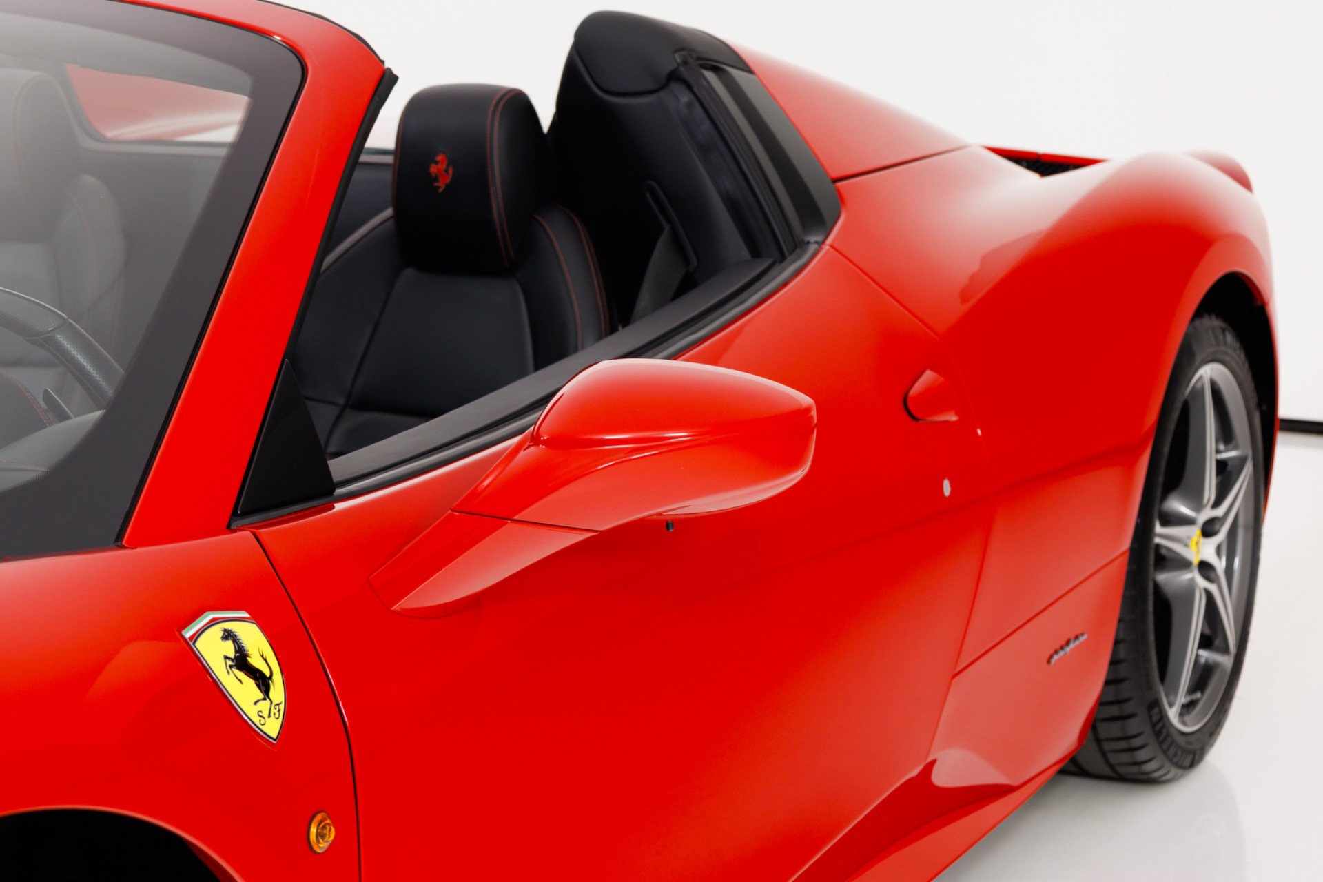 Used 2013 Ferrari 458 Spider RWD image 56