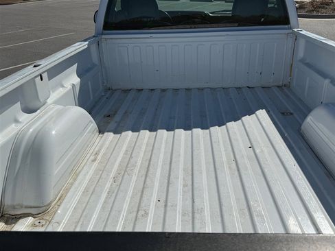 Used 2005 GMC Sierra 2500 W/T w/ Heavy-Duty Power Package image 13